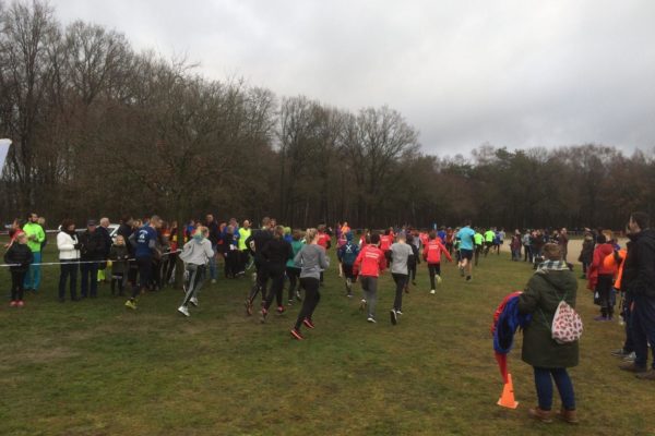 Deelname aan de Rutbeekcross door leerlingen van de Geessinkweg