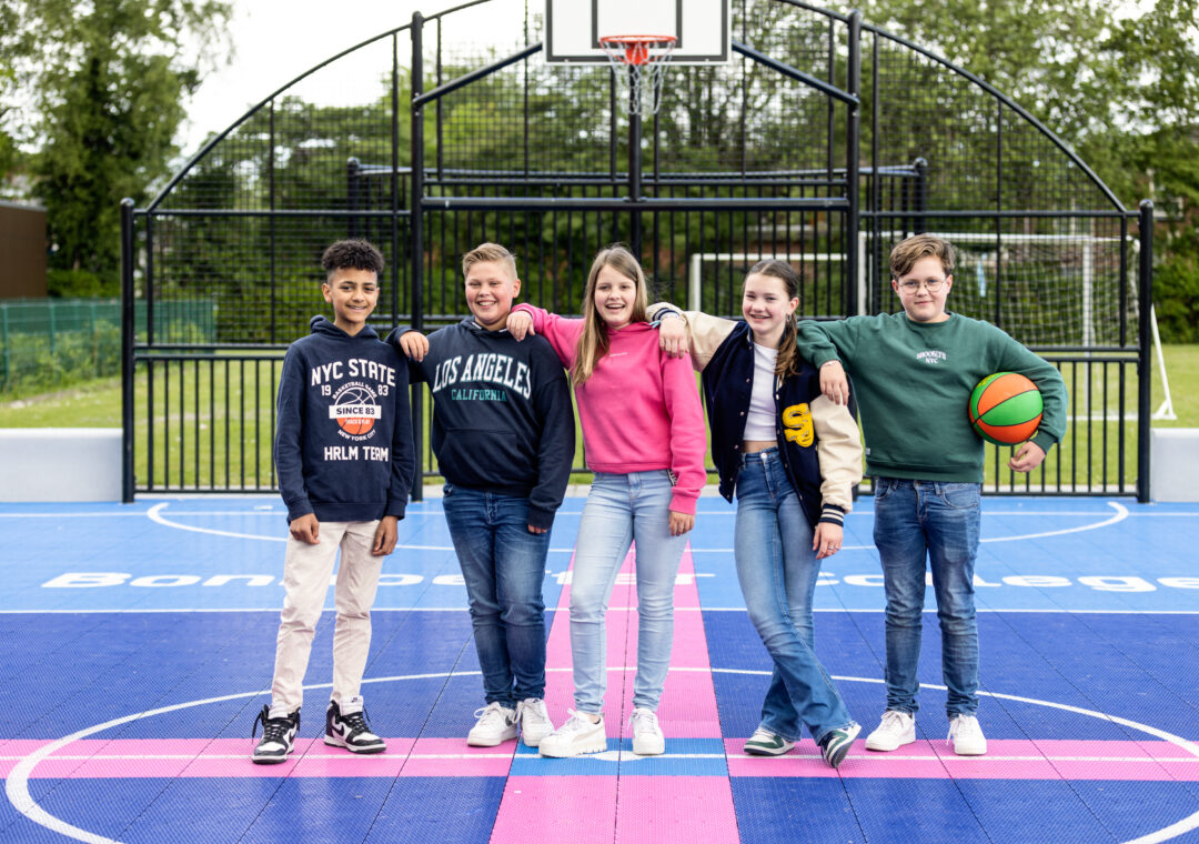 Cultuur, sport en commissies - Van der Waalslaan